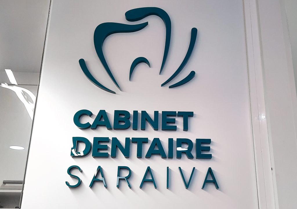 cabinet-dentaire-saraiva-enseigne-lettrage3D-1