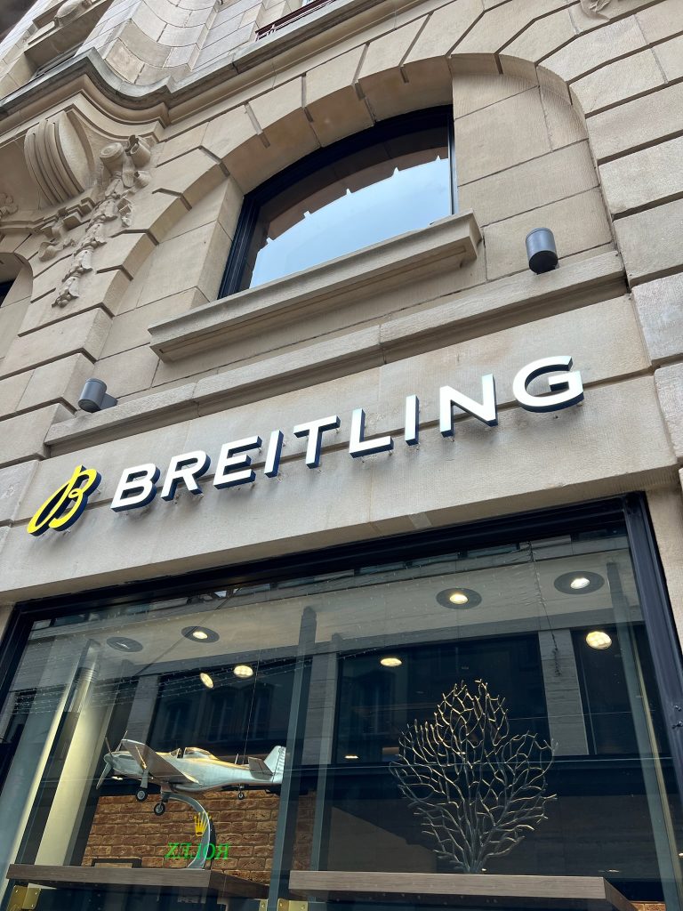 Breitling-enseignes-lumineuses-10