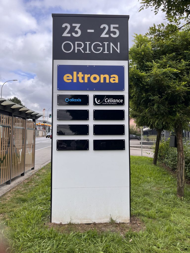 eltrona-enseigne-lettrage-totem-1