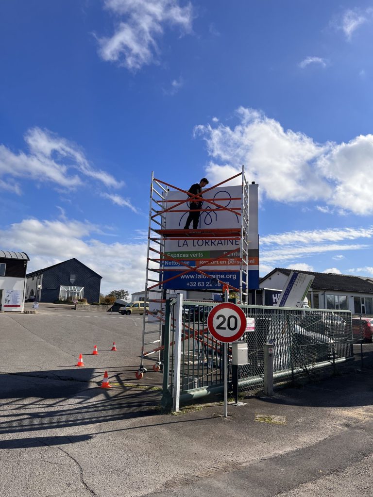 groupe-la-lorraine-nouveau-totem-signalétique-1