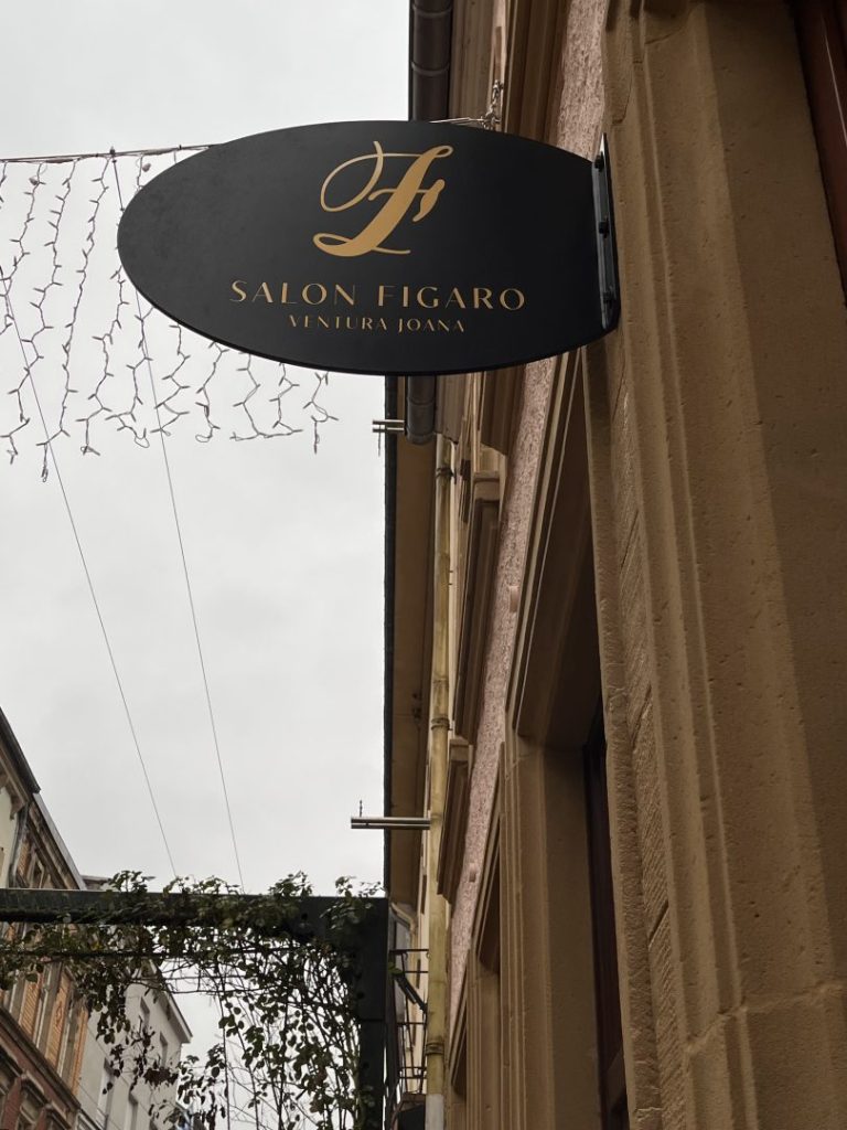 salon-figaro-enseigne-vitrine-5