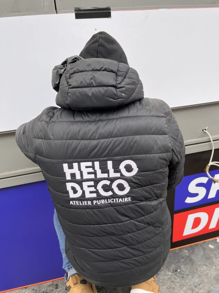 sportsdirect-enseignes-sur-mesure-4