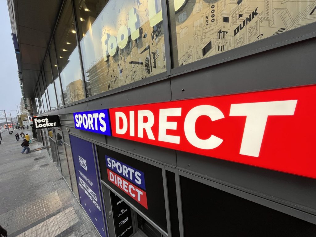 sportsdirect-enseignes-sur-mesure-5