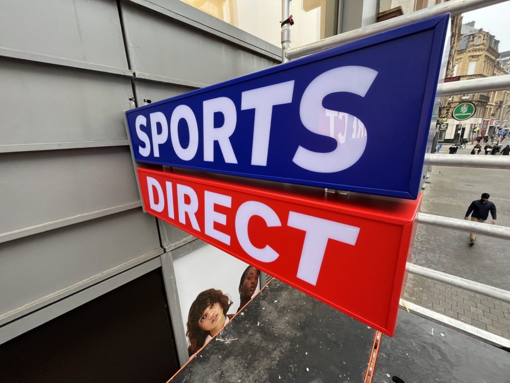 sportsdirect-enseignes-sur-mesure-6