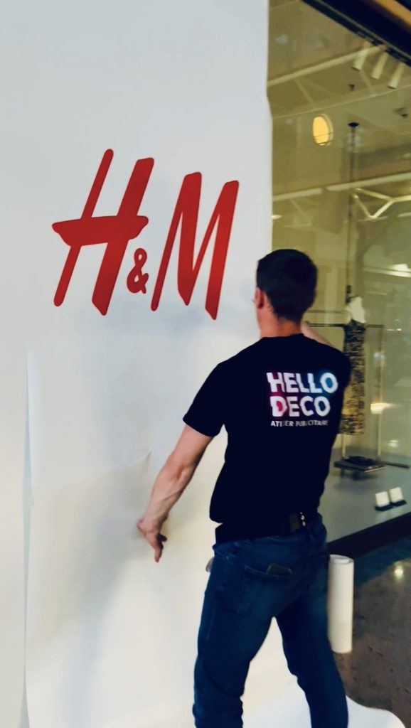 Auchan-luxembourg-vitrine-hm-1-578x1024