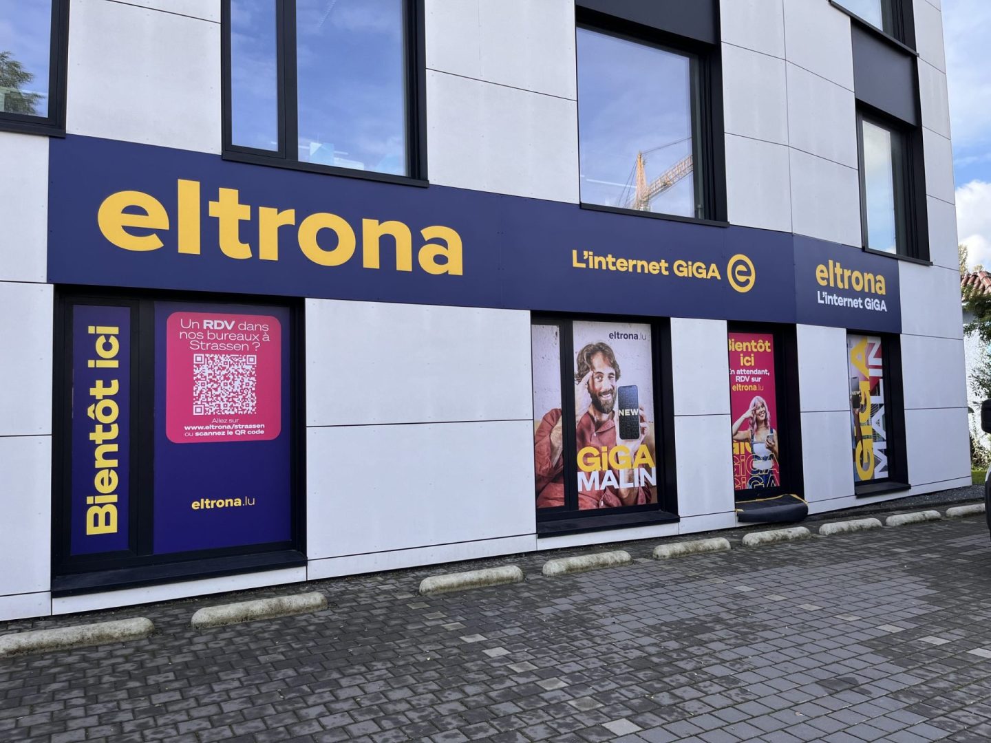 eltrona-enseigne-lettrage-totem-7-scaled