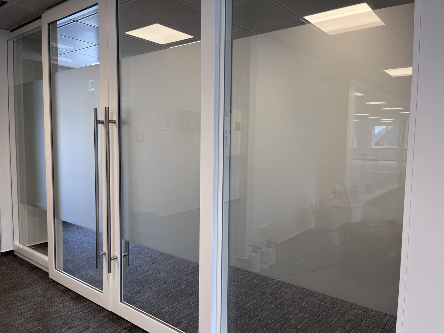 films-sables-bureaux-1-scaled