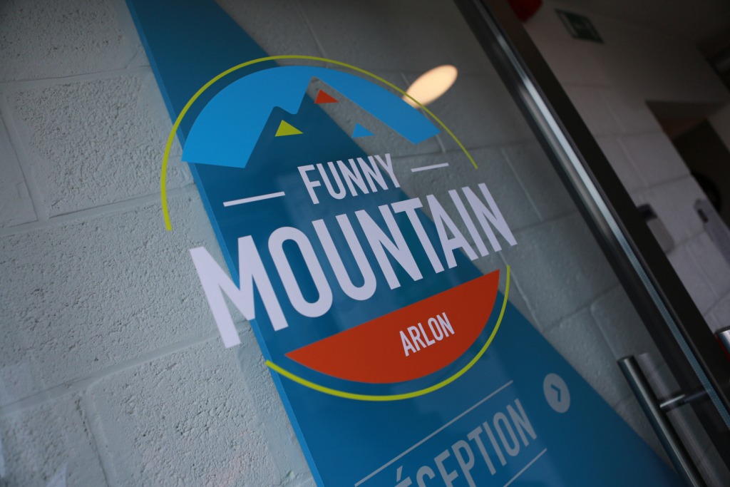 habillage-vitrines-logo-horaires-01