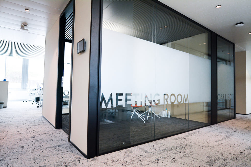 hello-deco-services-window-sandblasting