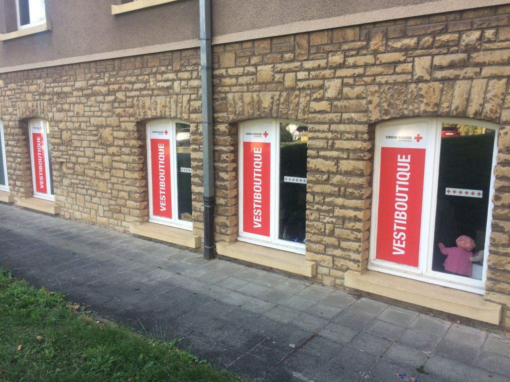 lettrage-vitrine-porte-fenetre-03