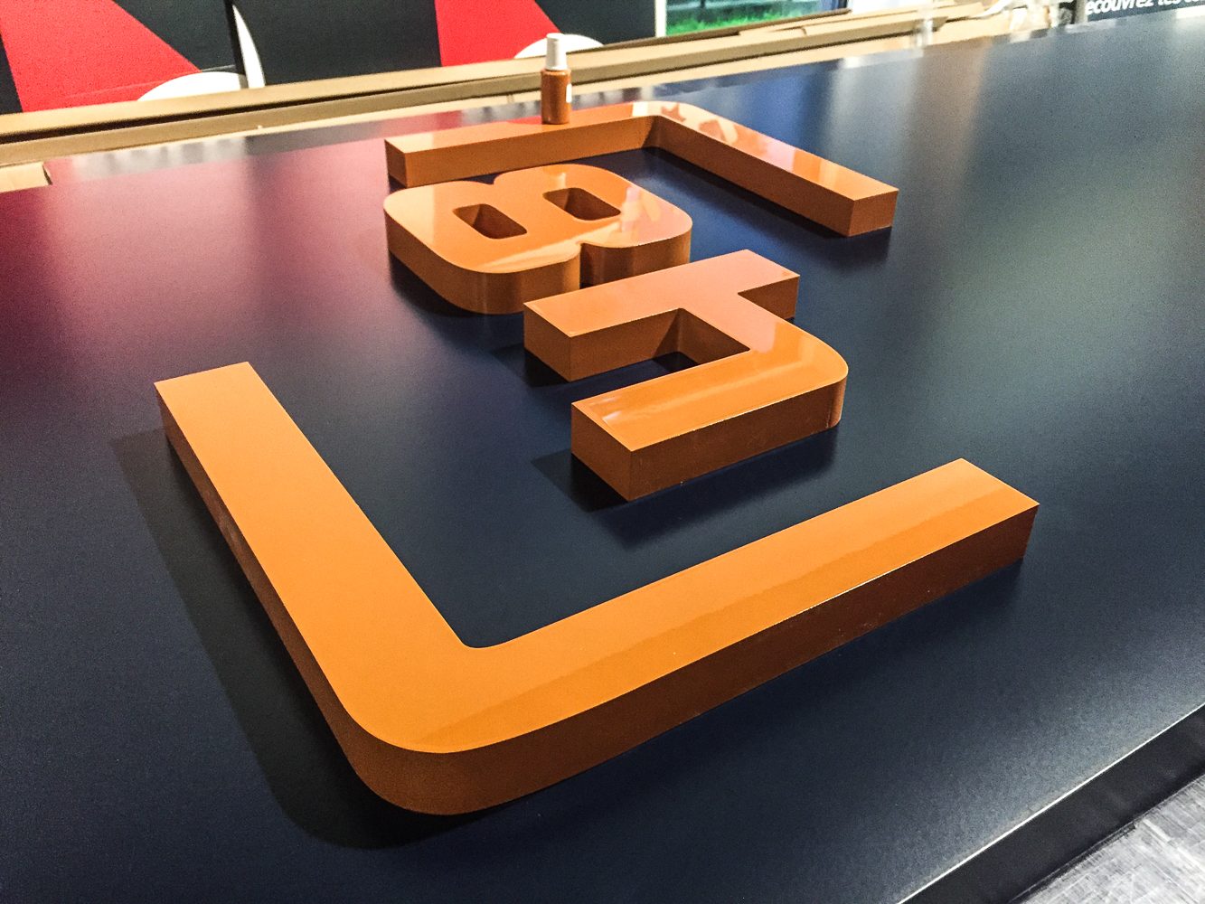 losch-luxembourg-enseigne-cloche-dor-8