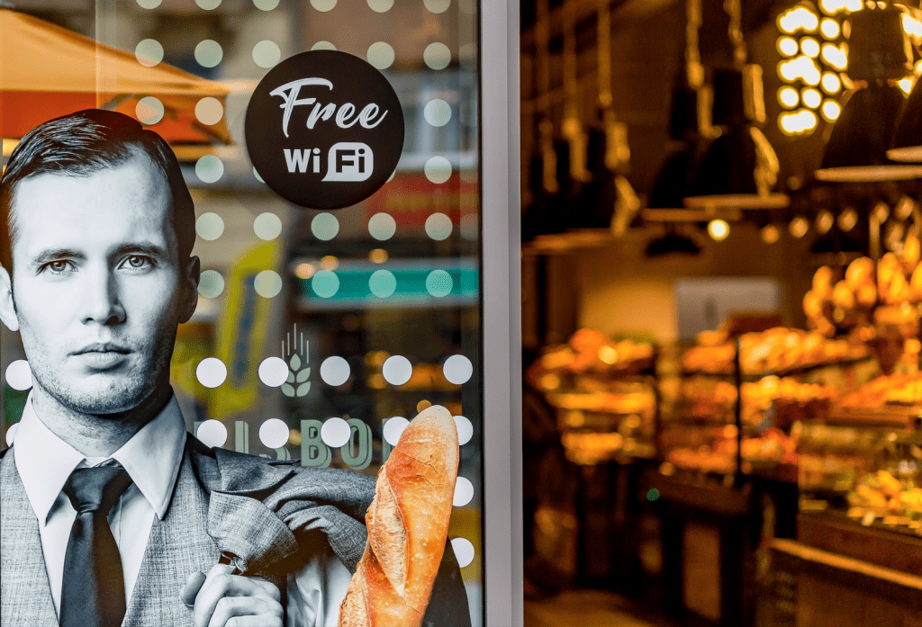 personnalisation-vitrine-magasin-01