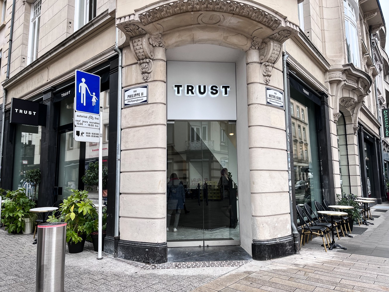 trust-enseignes-stickers-7