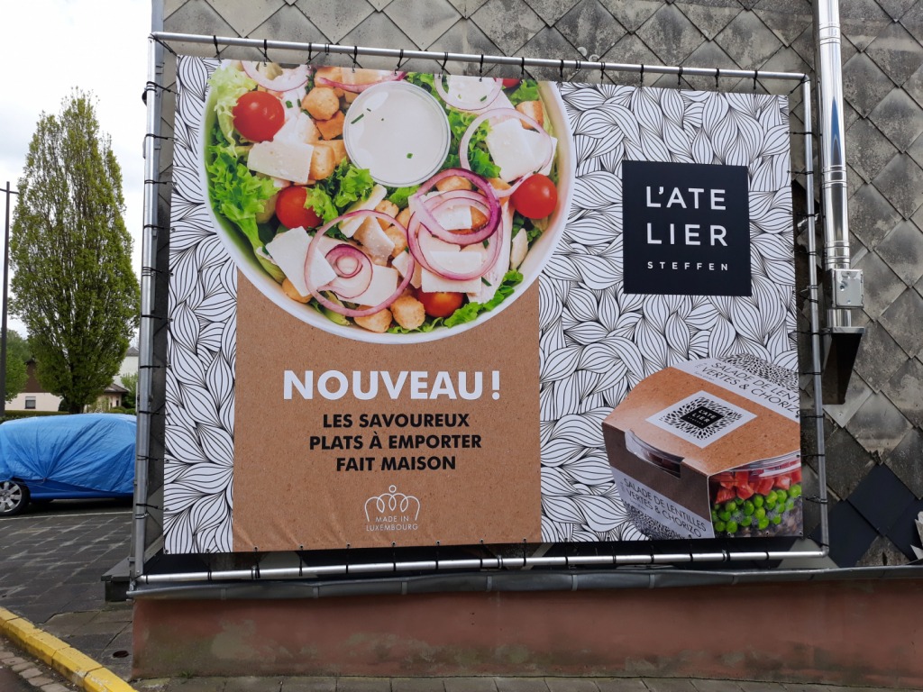 bache-publicitaire-tubulaire-02